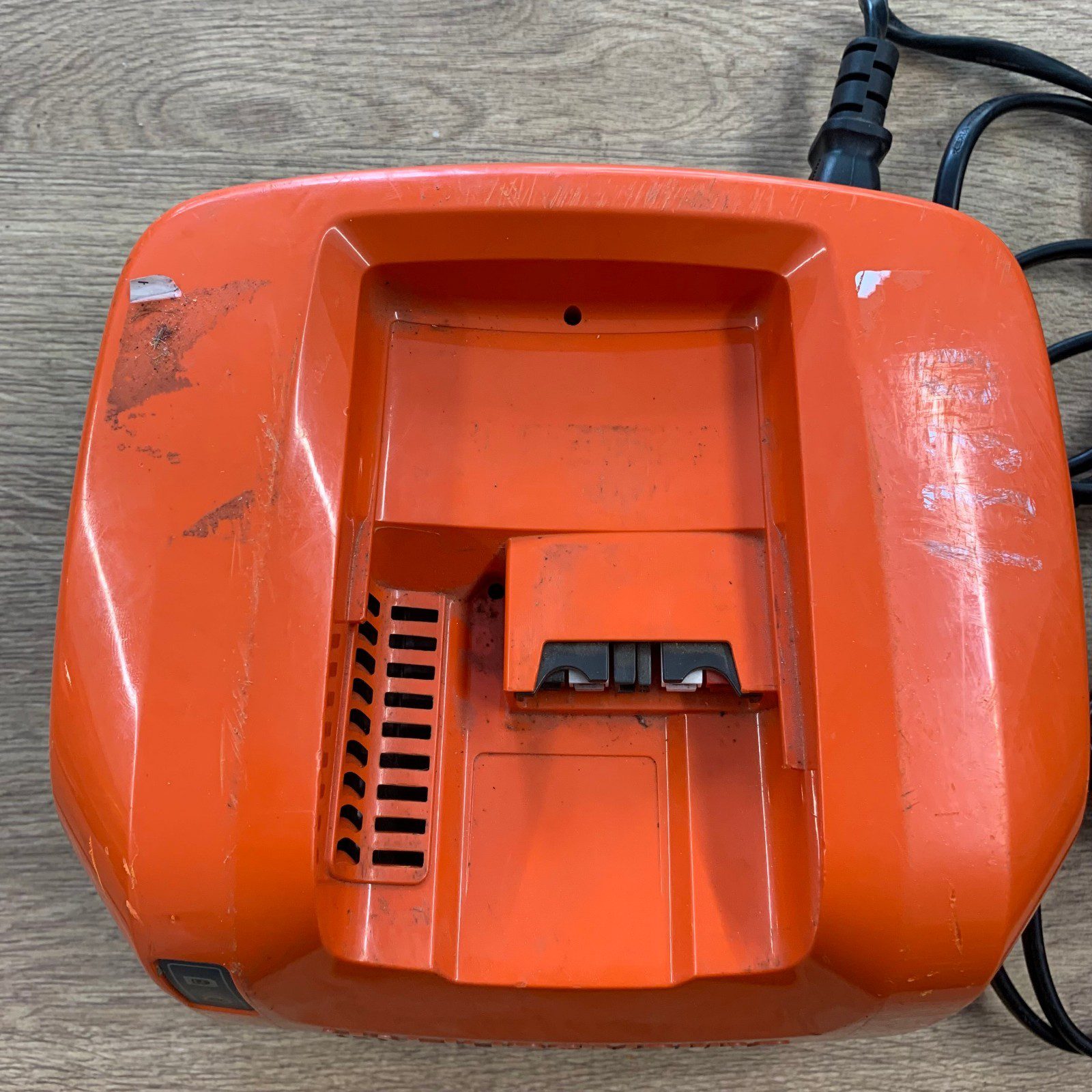 Husqvarna QC330 100V-240V 42V 8A Li-Ion Battery Charger With Cable Excellent - Image 14