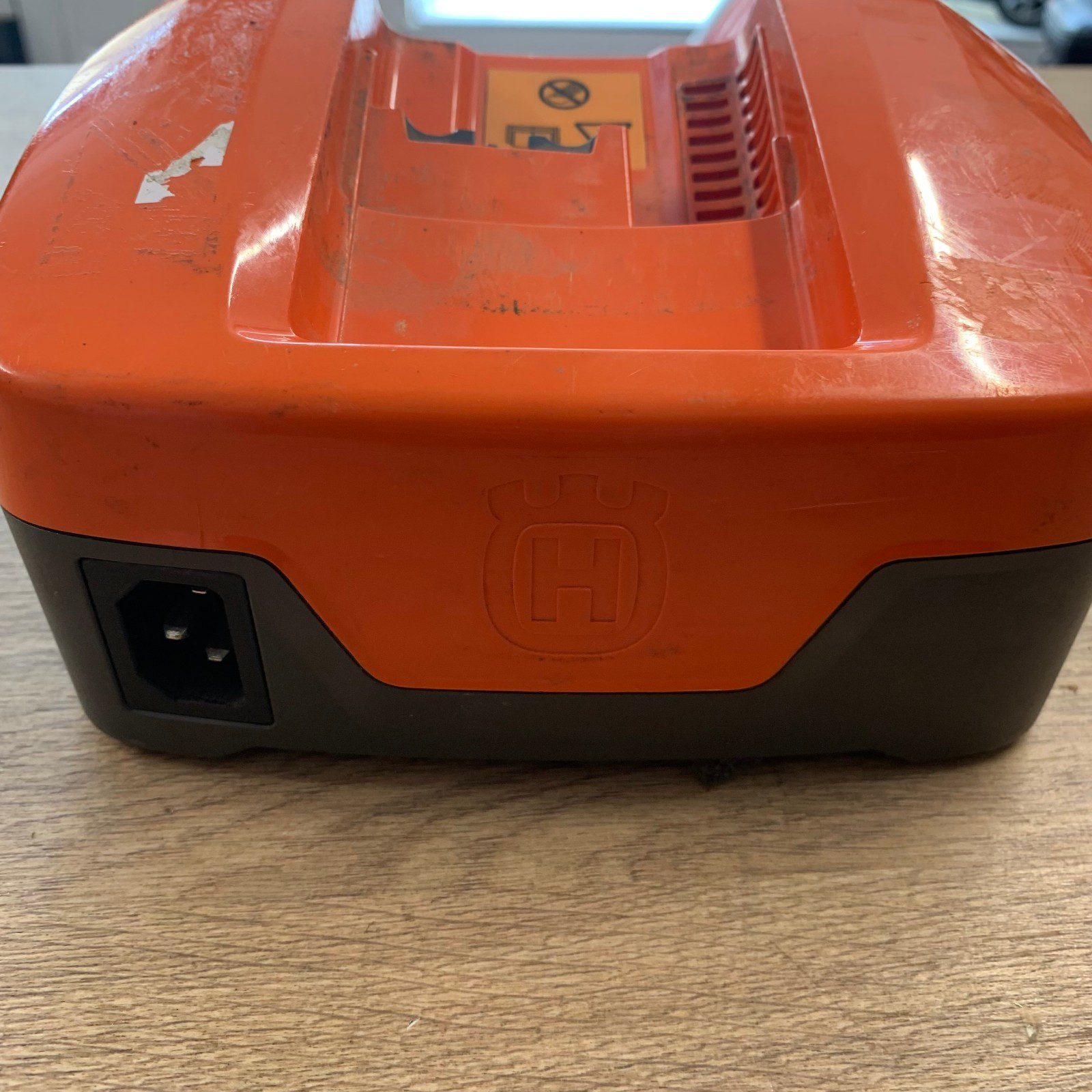 Husqvarna QC330 100V-240V 36V Battery Charger Excellent Refurbished No Cable - Image 6