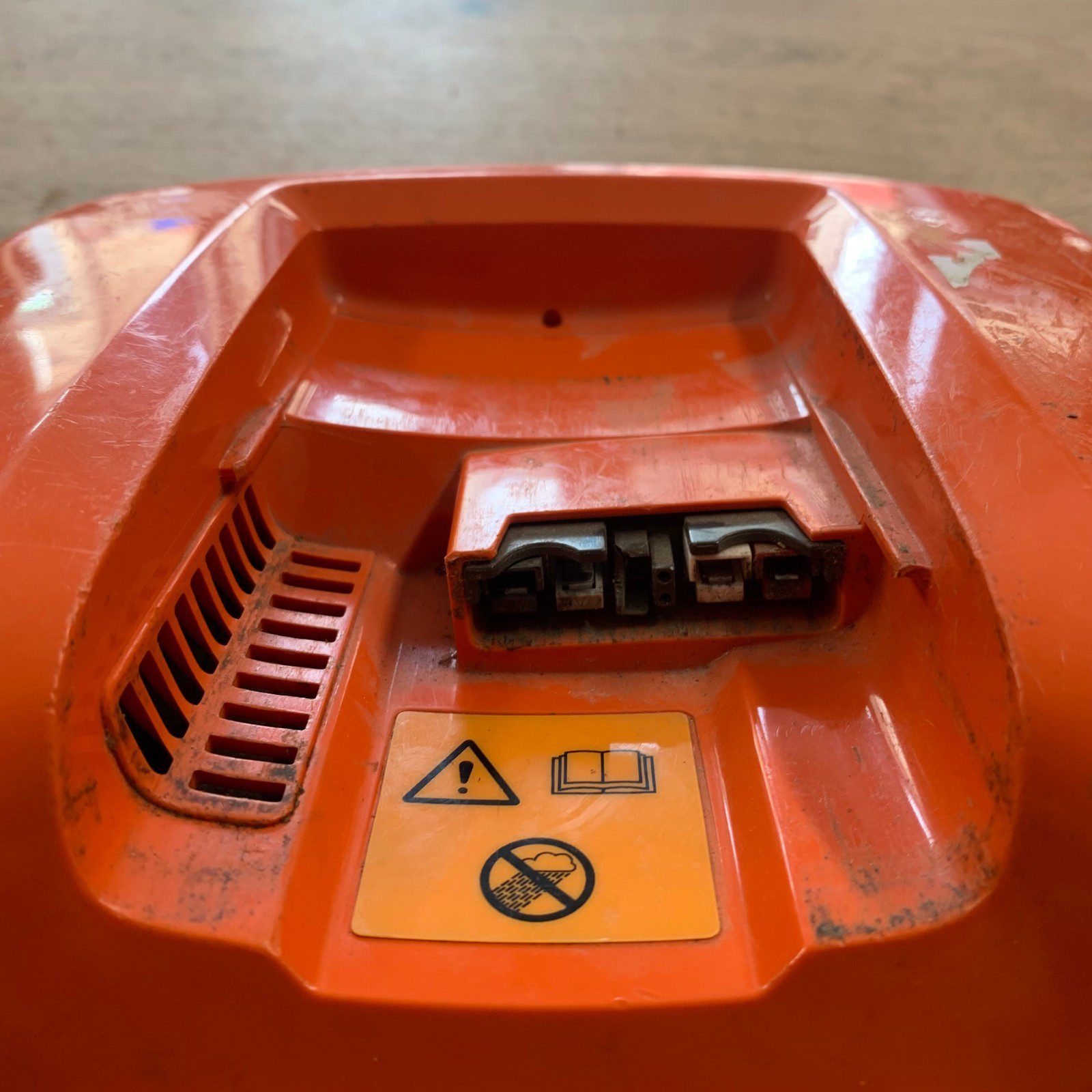 Husqvarna QC330 100V-240V 36V Battery Charger Excellent Refurbished No Cable - Image 8