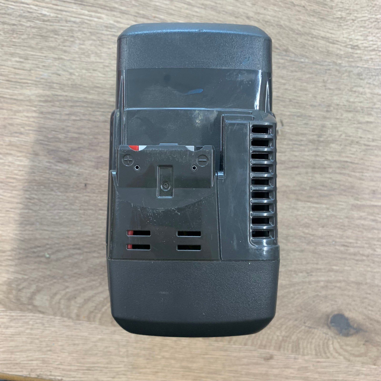 Husqvarna BLi300 36V 9.36Ah 336.96Wh Li-Ion Battery Pack Very Good Refurbished - Image 8