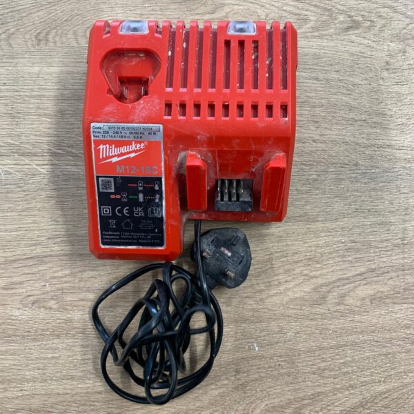 Milwaukee M12-18C 240V Charger 12V 14.4V 18V M12 M18 Battery Charger Used