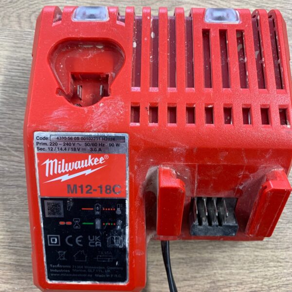 Milwaukee M12-18C 240V Charger 12V 14.4V 18V M12 M18 Battery Charger Used