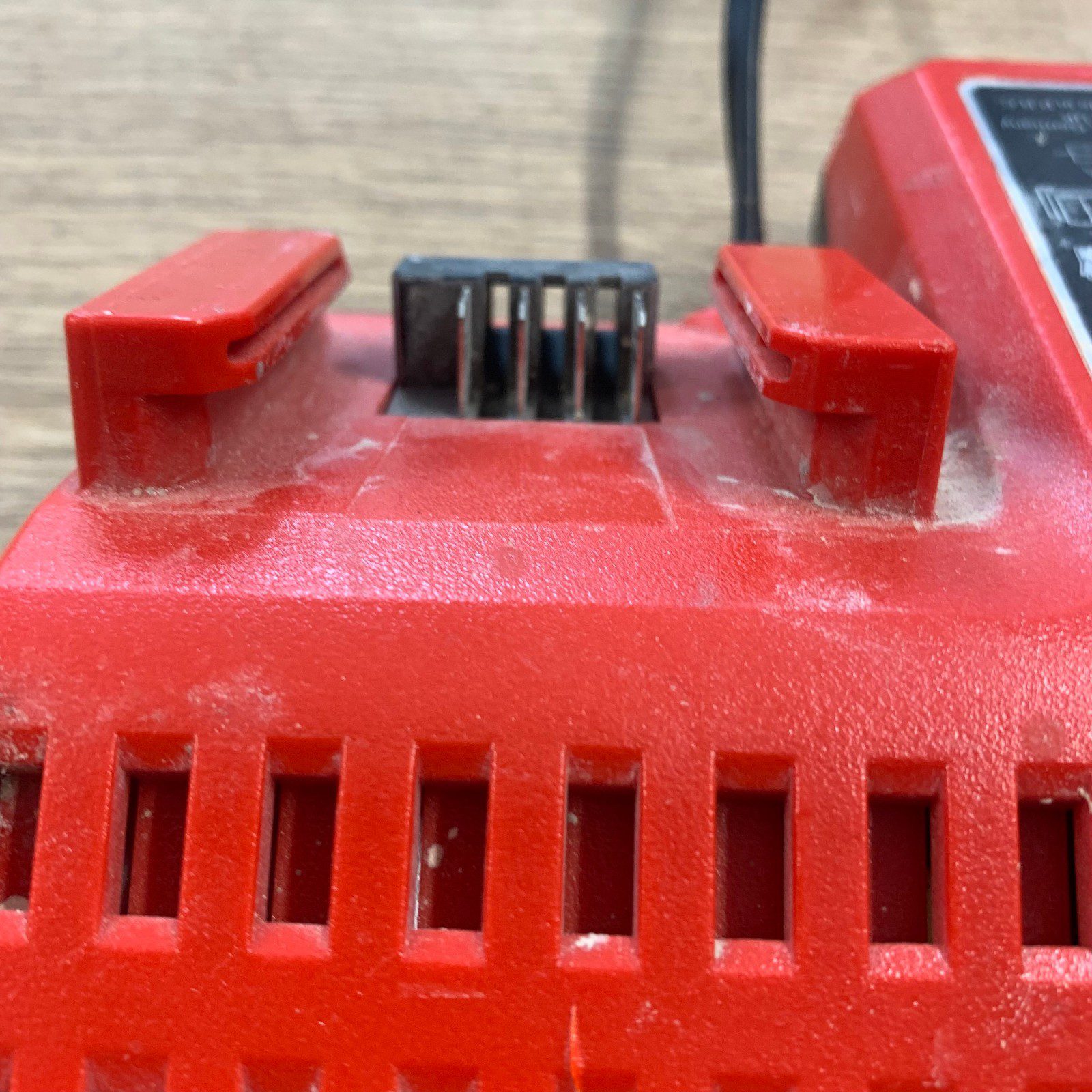 Milwaukee M12-18C 240V Charger 12V 14.4V 18V M12 M18 Battery Charger Used - Image 11