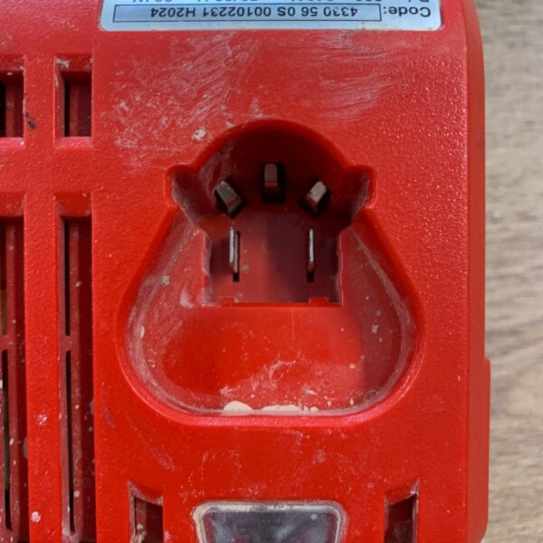 Milwaukee M12-18C 240V Charger 12V 14.4V 18V M12 M18 Battery Charger Used