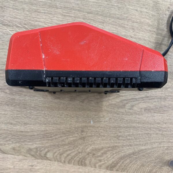 Milwaukee M12-18C 240V Charger 12V 14.4V 18V M12 M18 Battery Charger Used