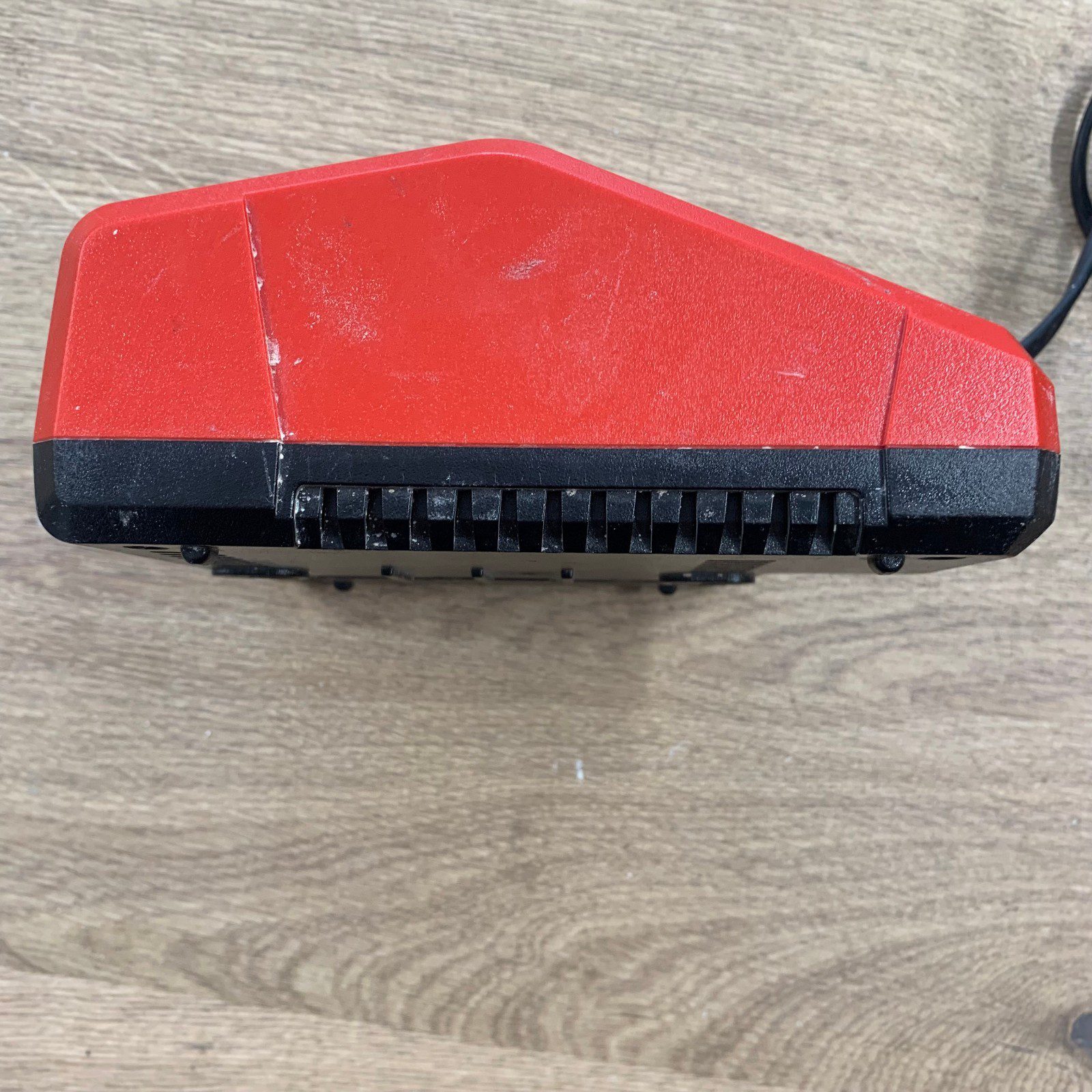 Milwaukee M12-18C 240V Charger 12V 14.4V 18V M12 M18 Battery Charger Used - Image 15