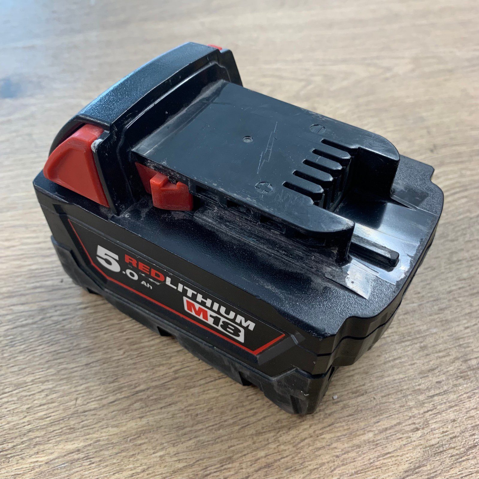 Milwaukee M18B5 18V 5.0Ah 90Wh RedLithium Li-Ion Battery Pack Used - Image 6