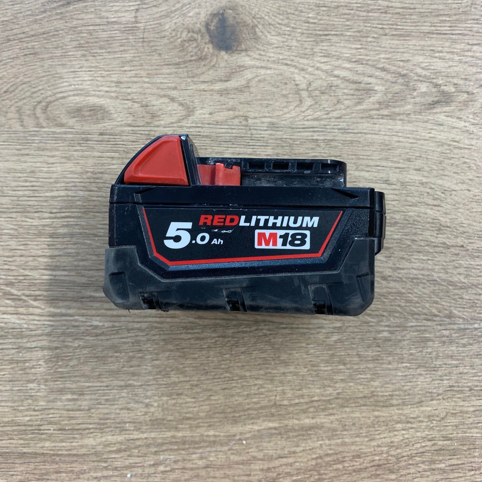 Milwaukee M18B5 18V 5.0Ah 90Wh RedLithium Li-Ion Battery Pack Used - Image 9