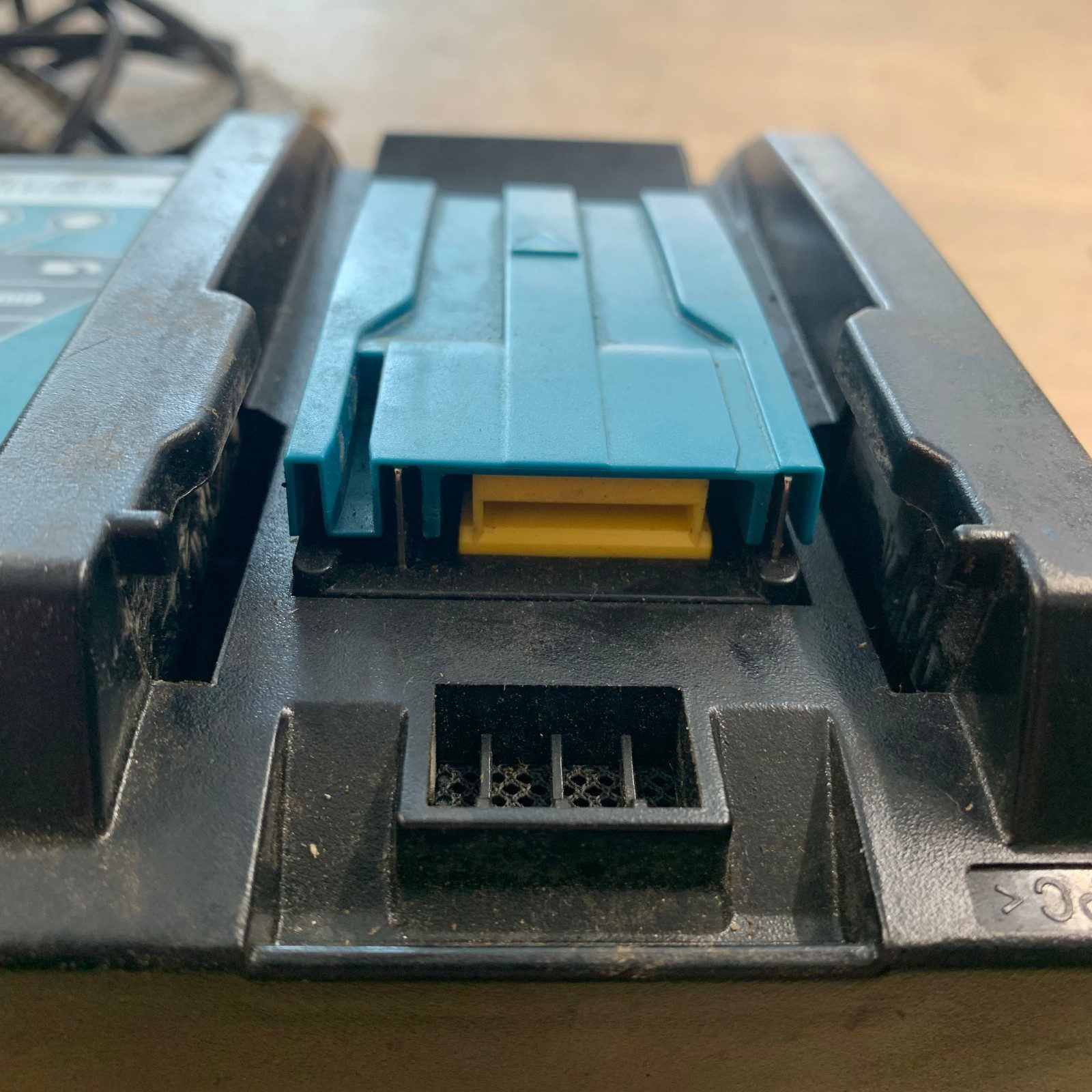 Makita DC18RC 240V 7.2V-18V Fast Battery Charger Excellent Refurbished - Image 11