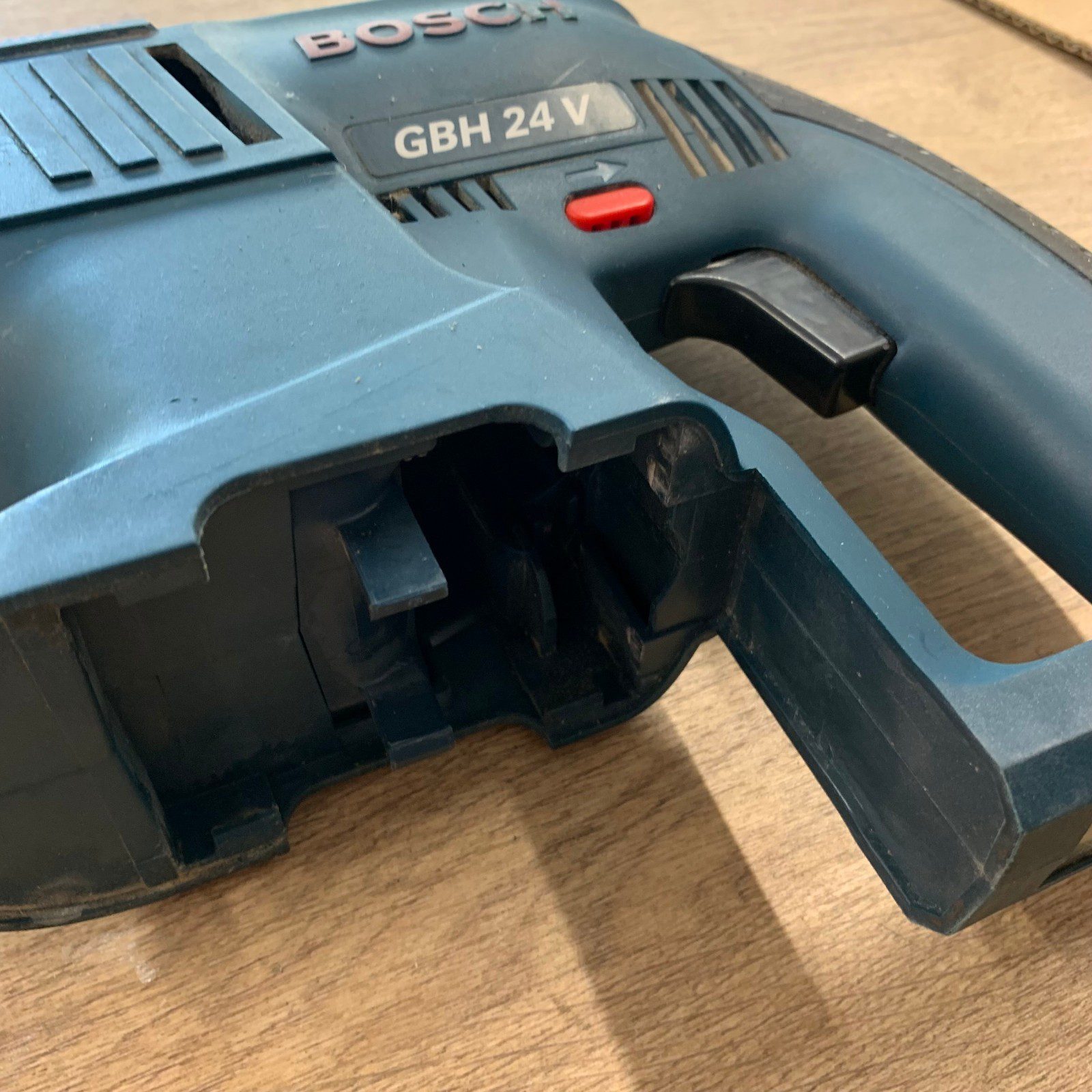 Bosch GBH 24 V 24V Cordless SDS Plus Hammer Drill Body Case Used - Image 13