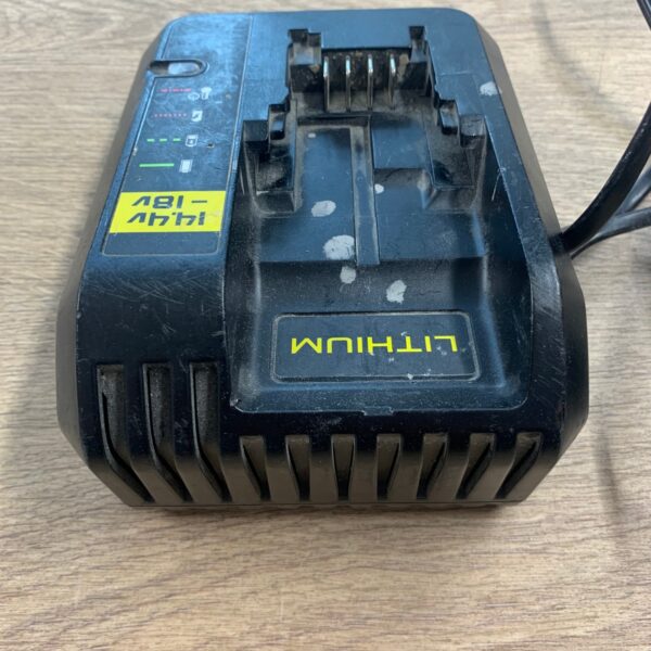 Stanley FatMax 90608626 14.4V-18V Lithium Battery Charger 230V Refurbished