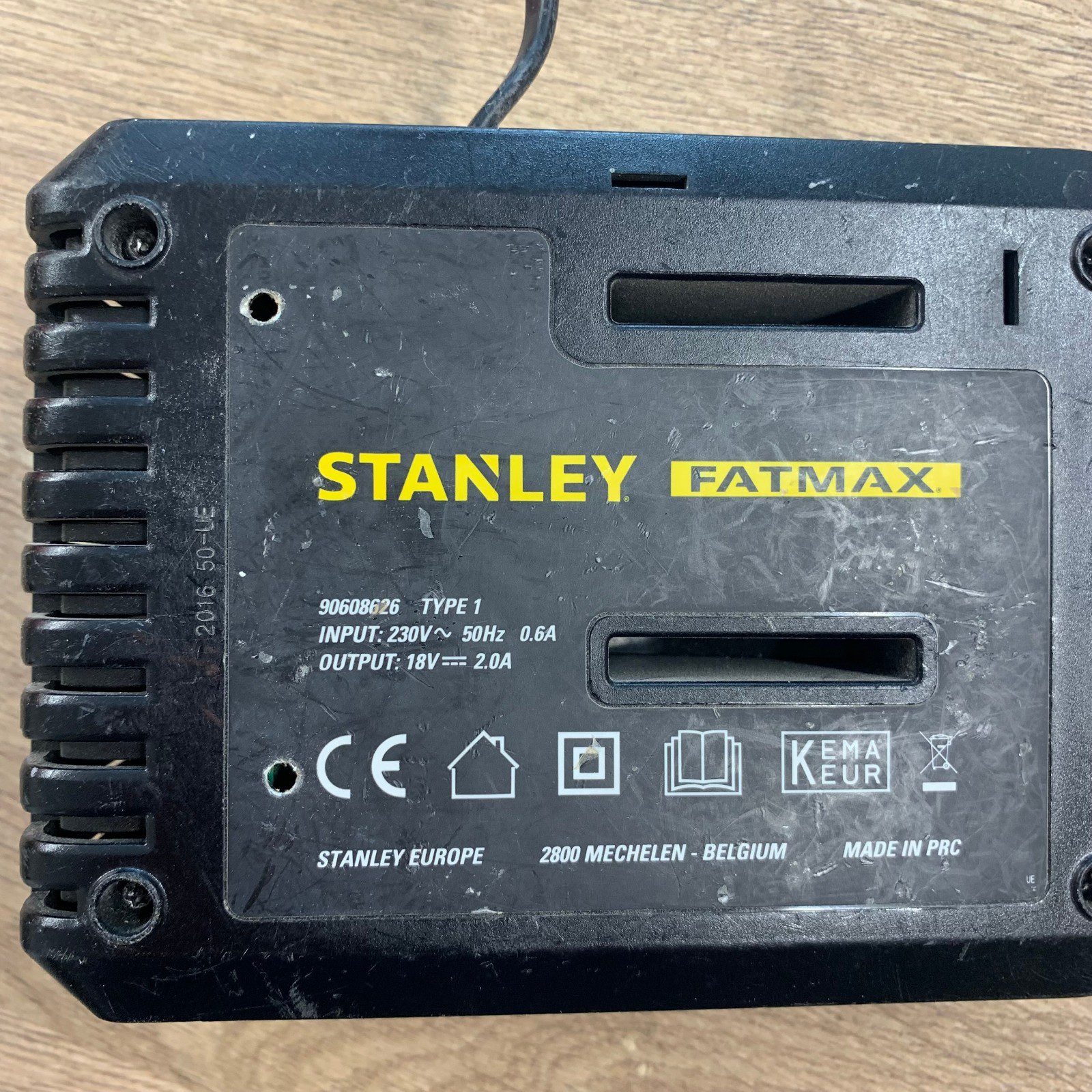 Stanley FatMax 90608626 14.4V-18V Lithium Battery Charger 230V Refurbished - Image 8