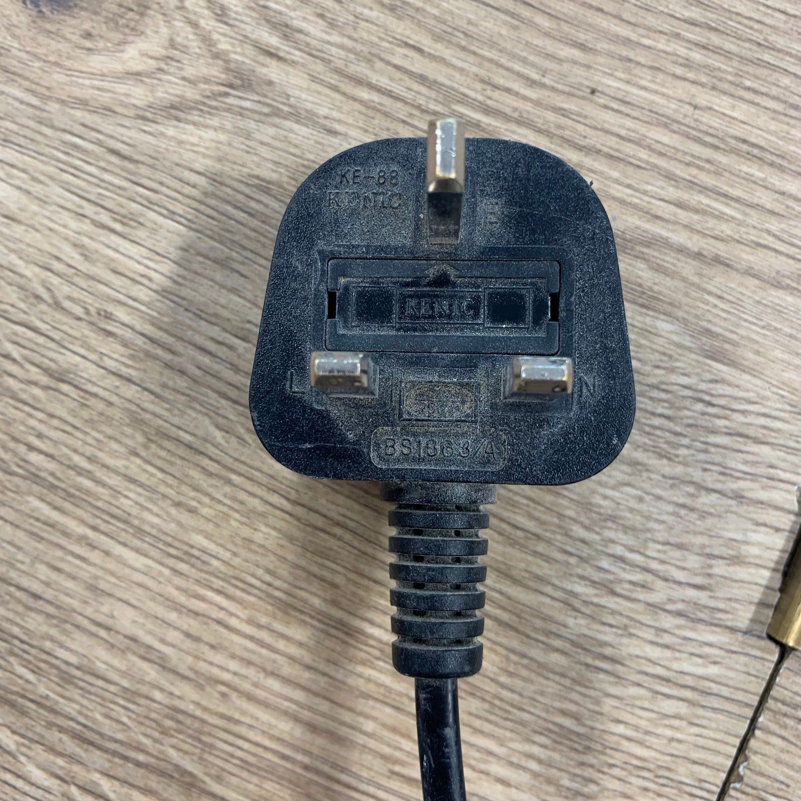 Stanley FatMax 90608626 14.4V-18V Lithium Battery Charger 230V Refurbished - Image 9