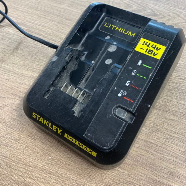 Stanley FatMax 90608626 14.4V-18V Lithium Battery Charger 230V Refurbished