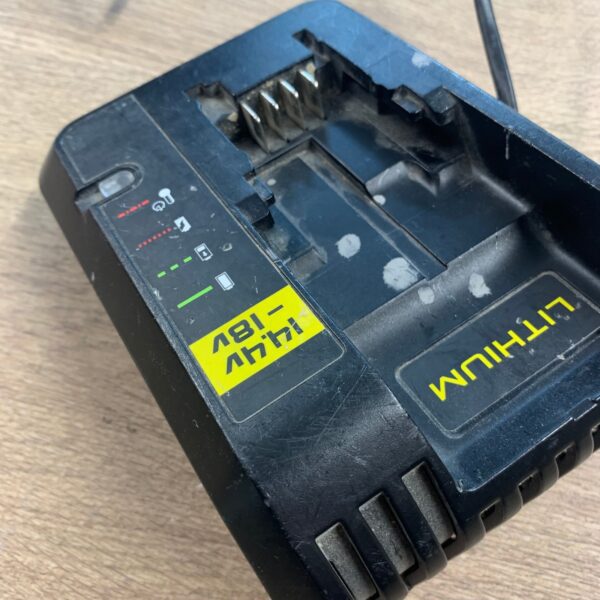 Stanley FatMax 90608626 14.4V-18V Lithium Battery Charger 230V Refurbished