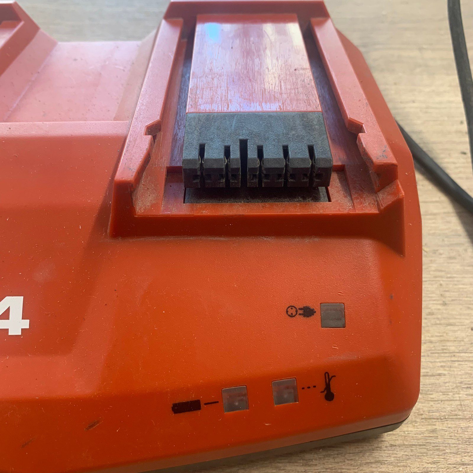 Hilti C 4/36-MC4 230V 4-Port Multi Battery Charger 7.2V-36V - Image 4