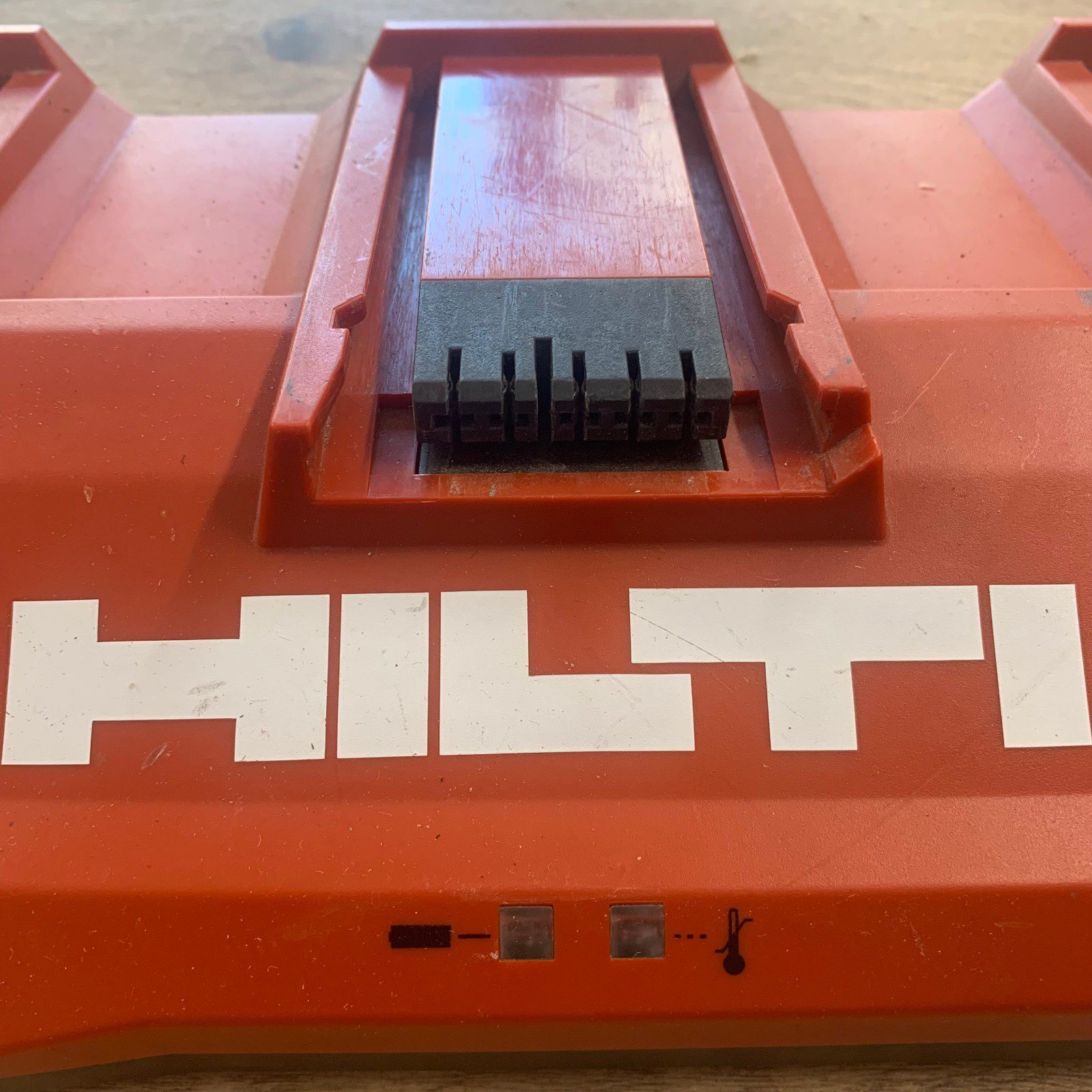 Hilti C 4/36-MC4 230V 4-Port Multi Battery Charger 7.2V-36V - Image 6