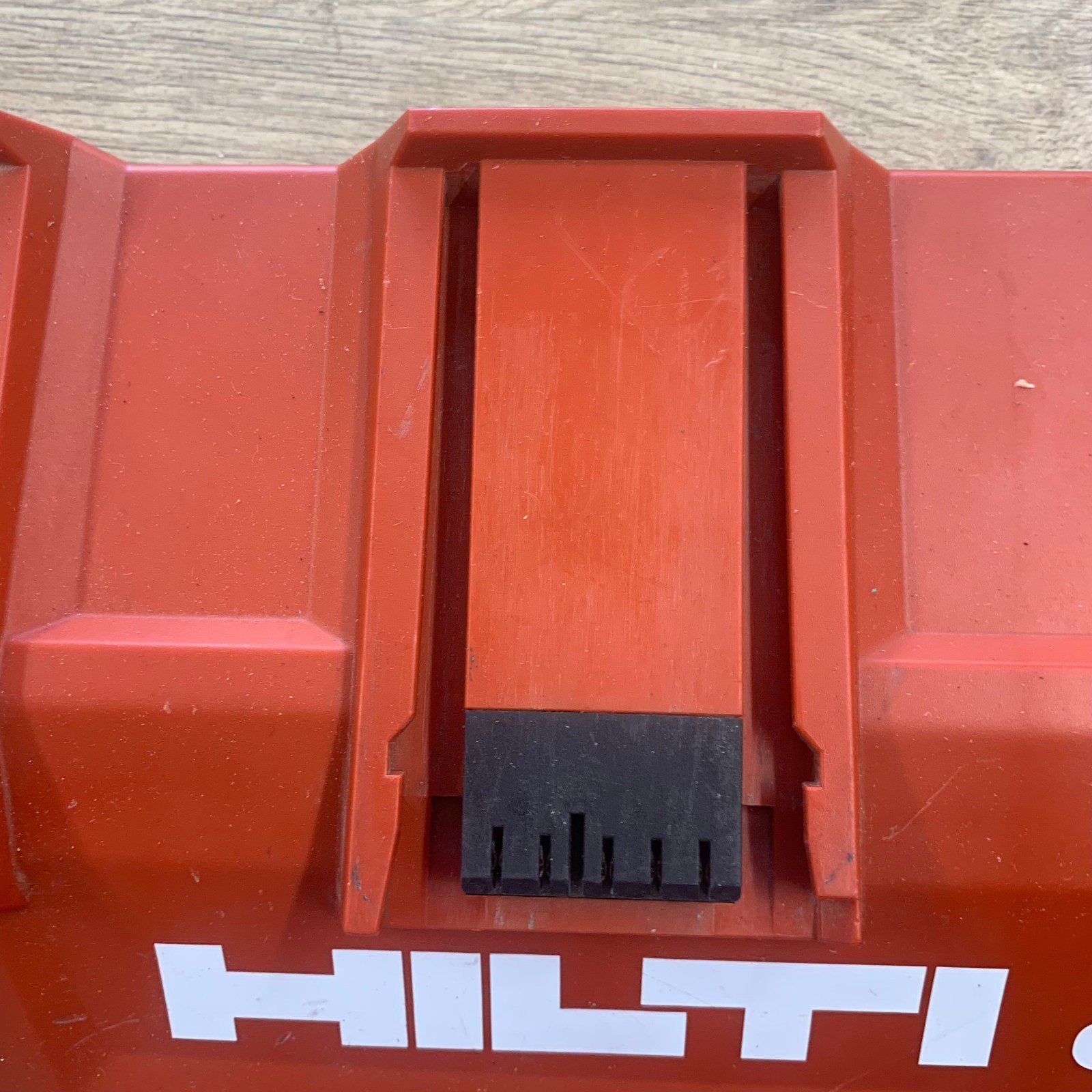 Hilti C 4/36-MC4 230V 4-Port Multi Battery Charger 7.2V-36V - Image 12