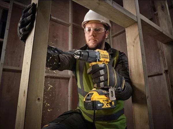 DeWalt DCD799P2T 18V XR Brushless Combi Drill 2x 5Ah Batteries Charger Case