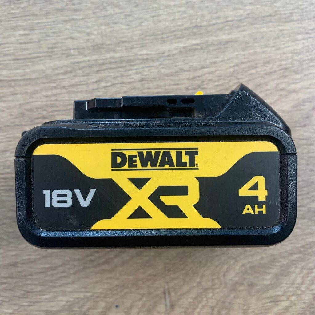 DeWalt DCB182 18V XR 4.0Ah 72Wh Li-Ion Battery Pack Excellent Used