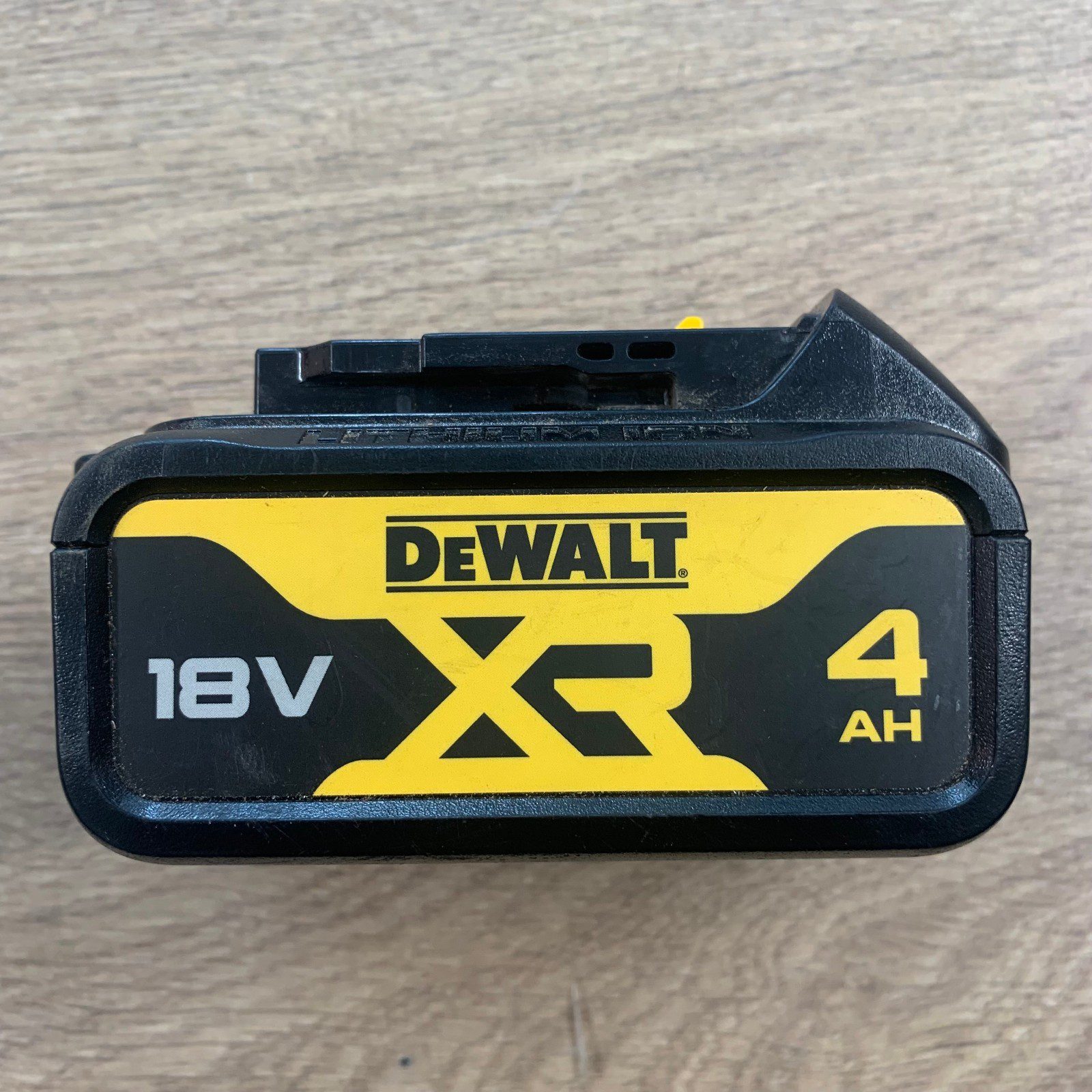 DeWalt DCB182 18V XR 4.0Ah 72Wh Li-Ion Battery Pack Excellent Used - Image 2