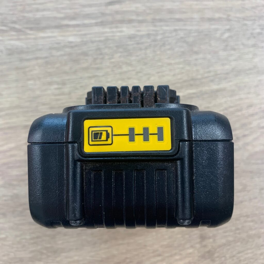 DeWalt DCB182 18V XR 4.0Ah 72Wh Li-Ion Battery Pack Excellent Used