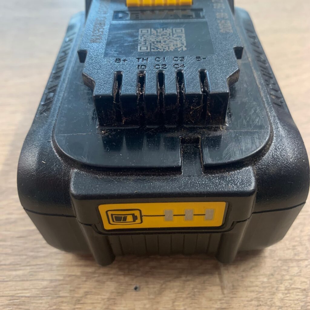 DeWalt DCB182 18V XR 4.0Ah 72Wh Li-Ion Battery Pack Excellent Used