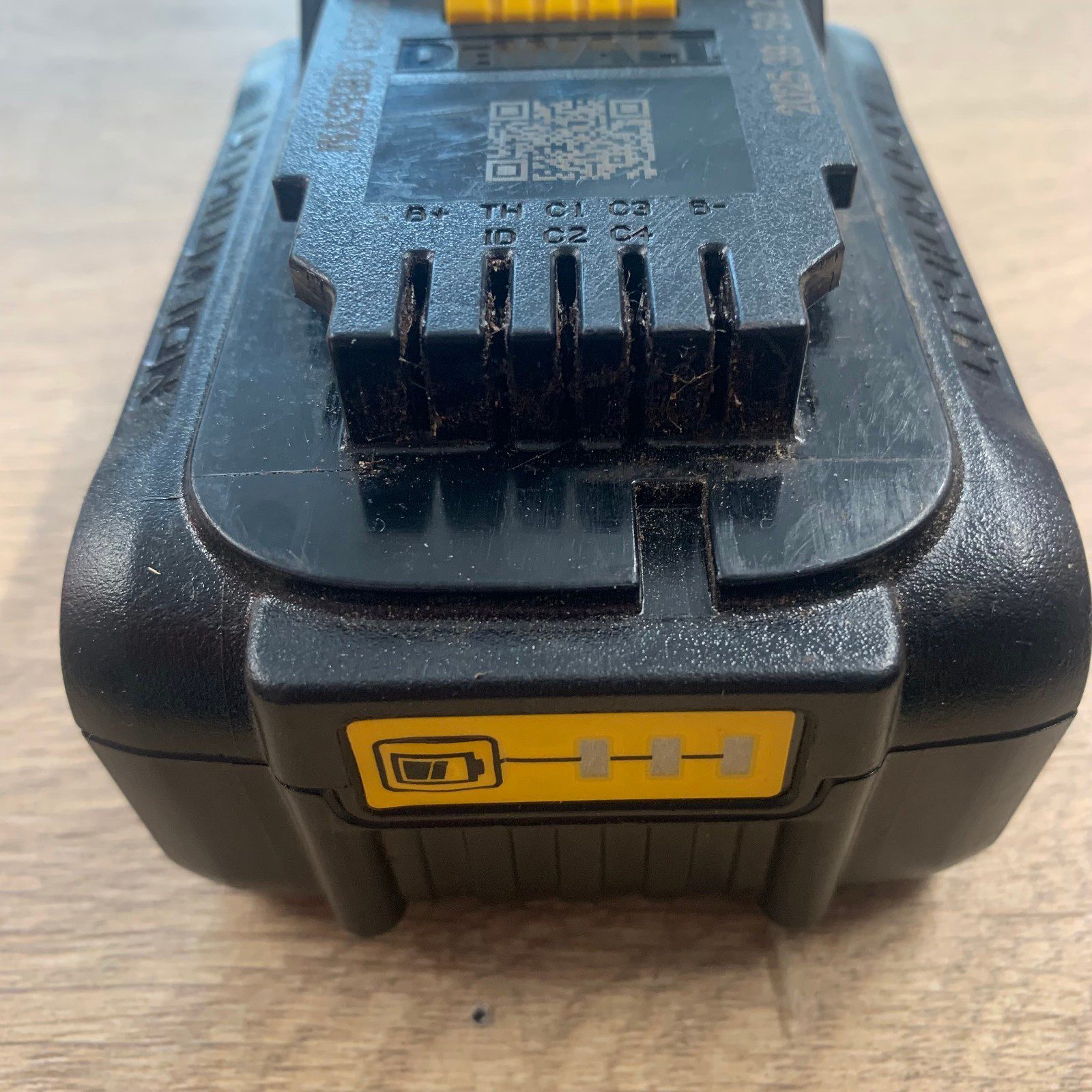 DeWalt DCB182 18V XR 4.0Ah 72Wh Li-Ion Battery Pack Excellent Used - Image 4