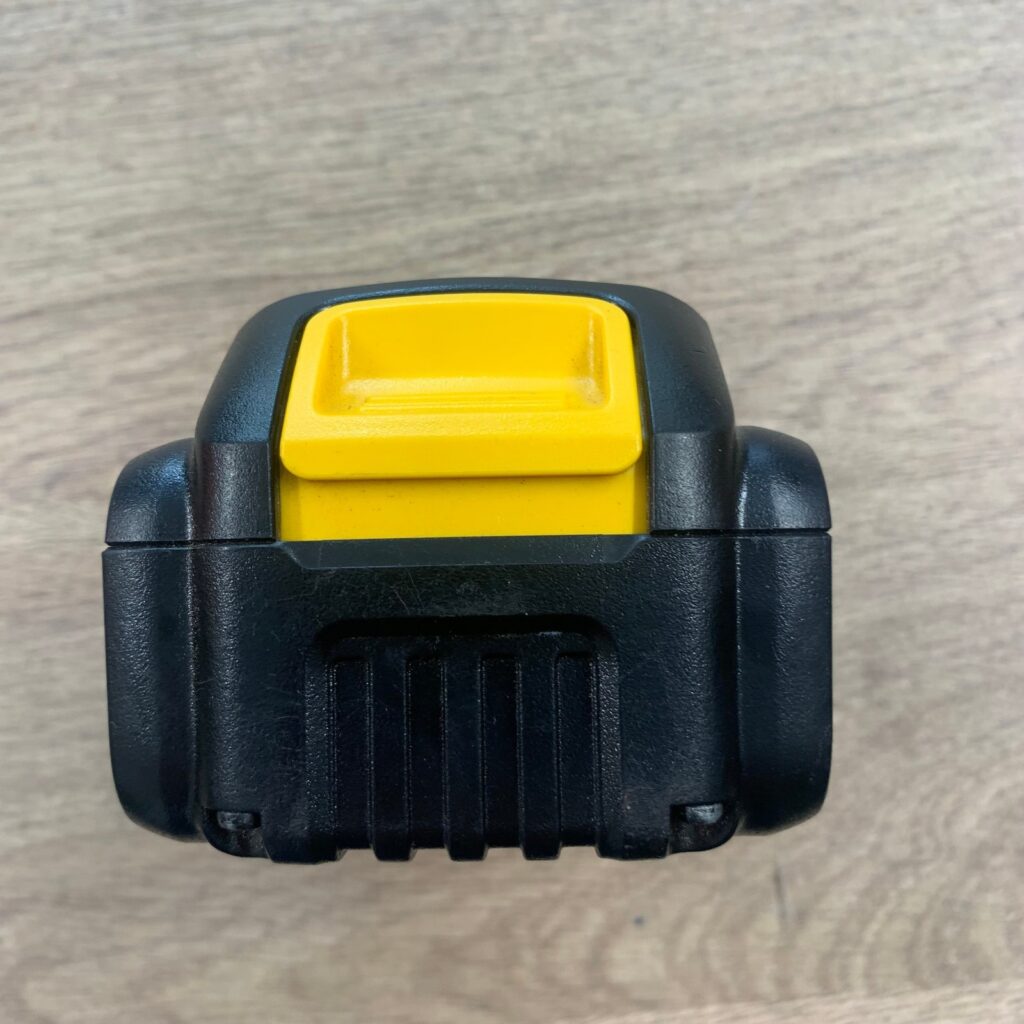 DeWalt DCB182 18V XR 4.0Ah 72Wh Li-Ion Battery Pack Excellent Used