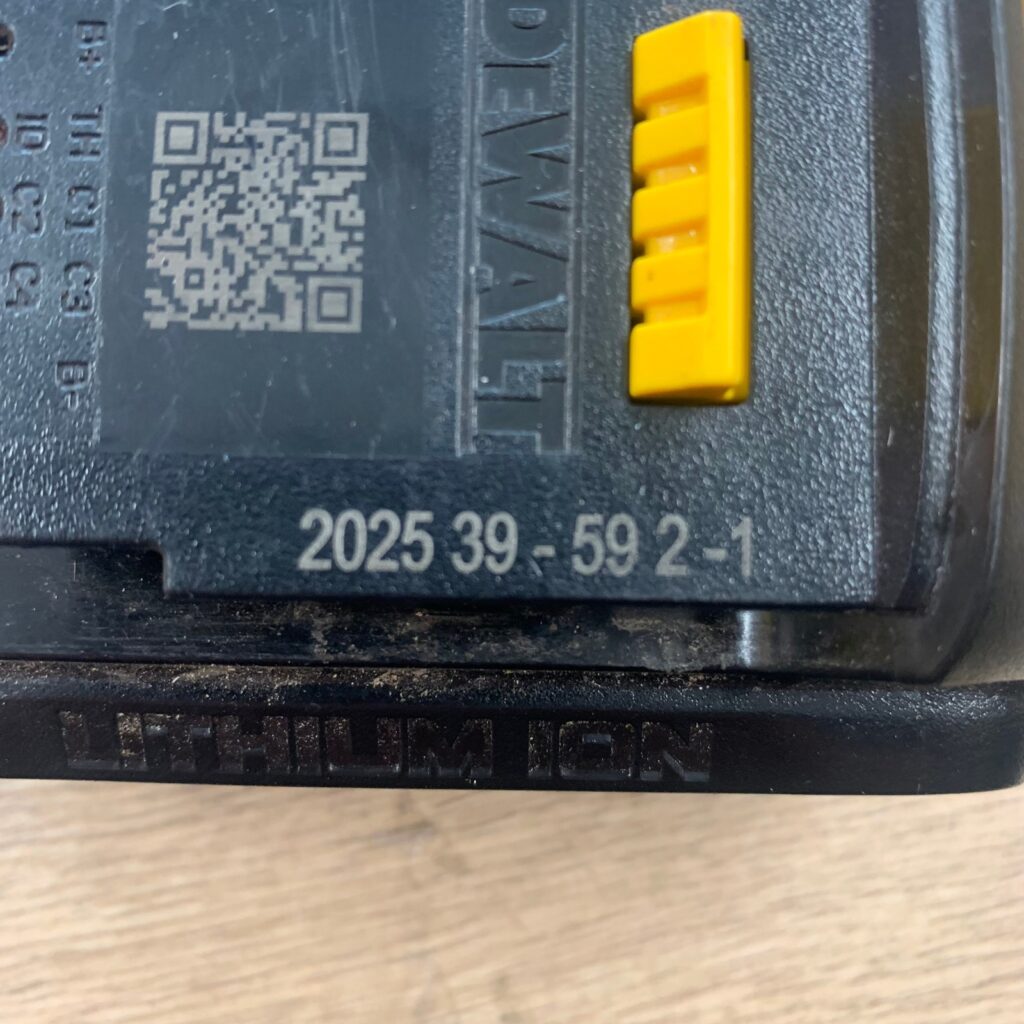 DeWalt DCB182 18V XR 4.0Ah 72Wh Li-Ion Battery Pack Excellent Used