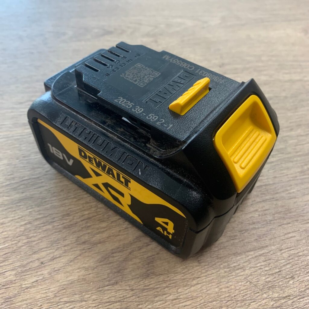 DeWalt DCB182 18V XR 4.0Ah 72Wh Li-Ion Battery Pack Excellent Used