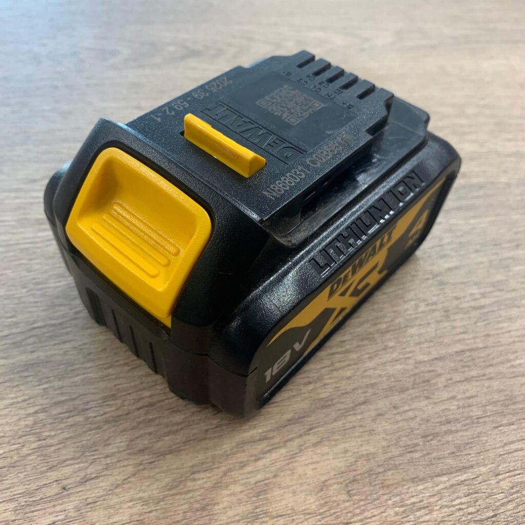 DeWalt DCB182 18V XR 4.0Ah 72Wh Li-Ion Battery Pack Excellent Used