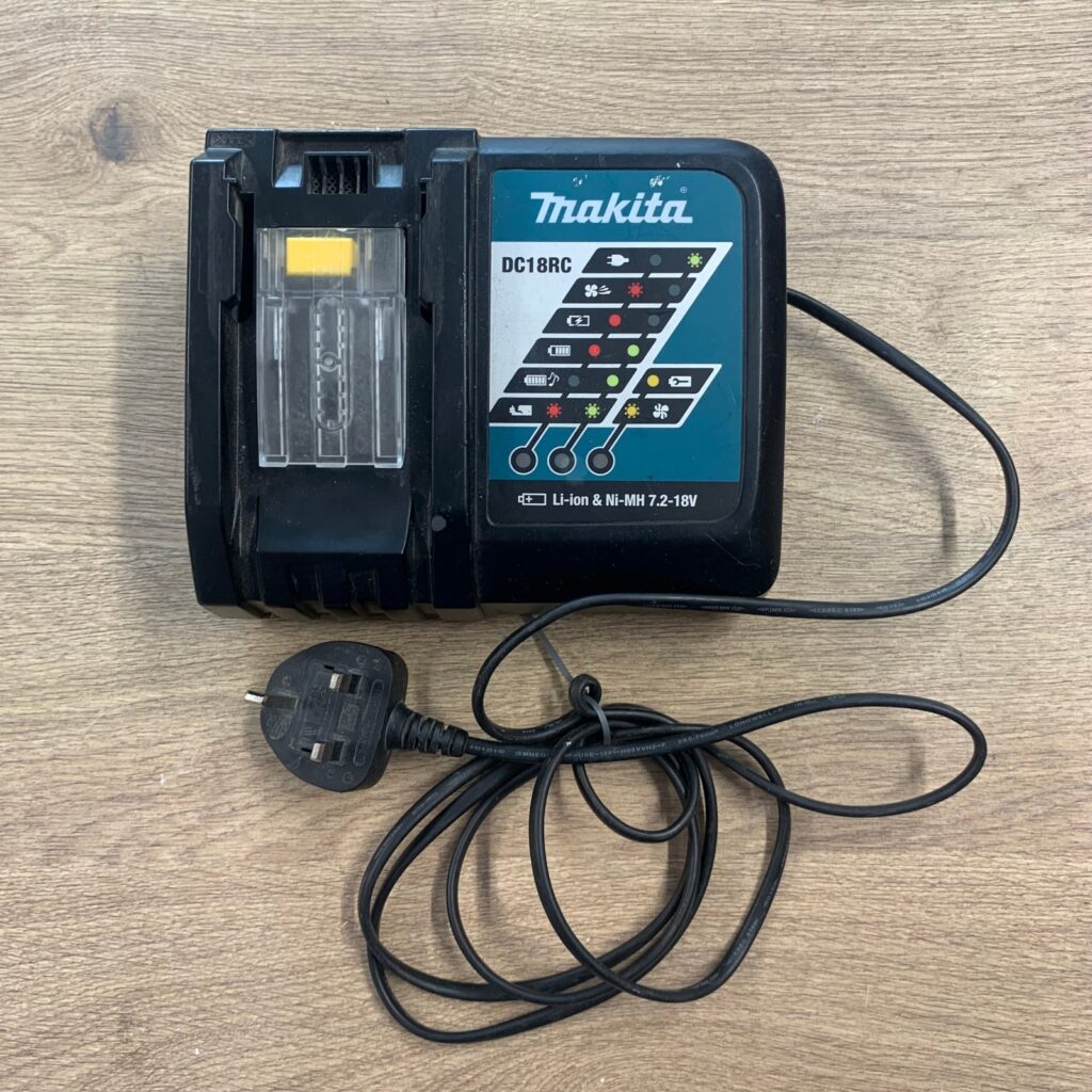 Makita DC18RC 7.2V-18V Li-ion Ni-MH Battery Charger Very Good Used