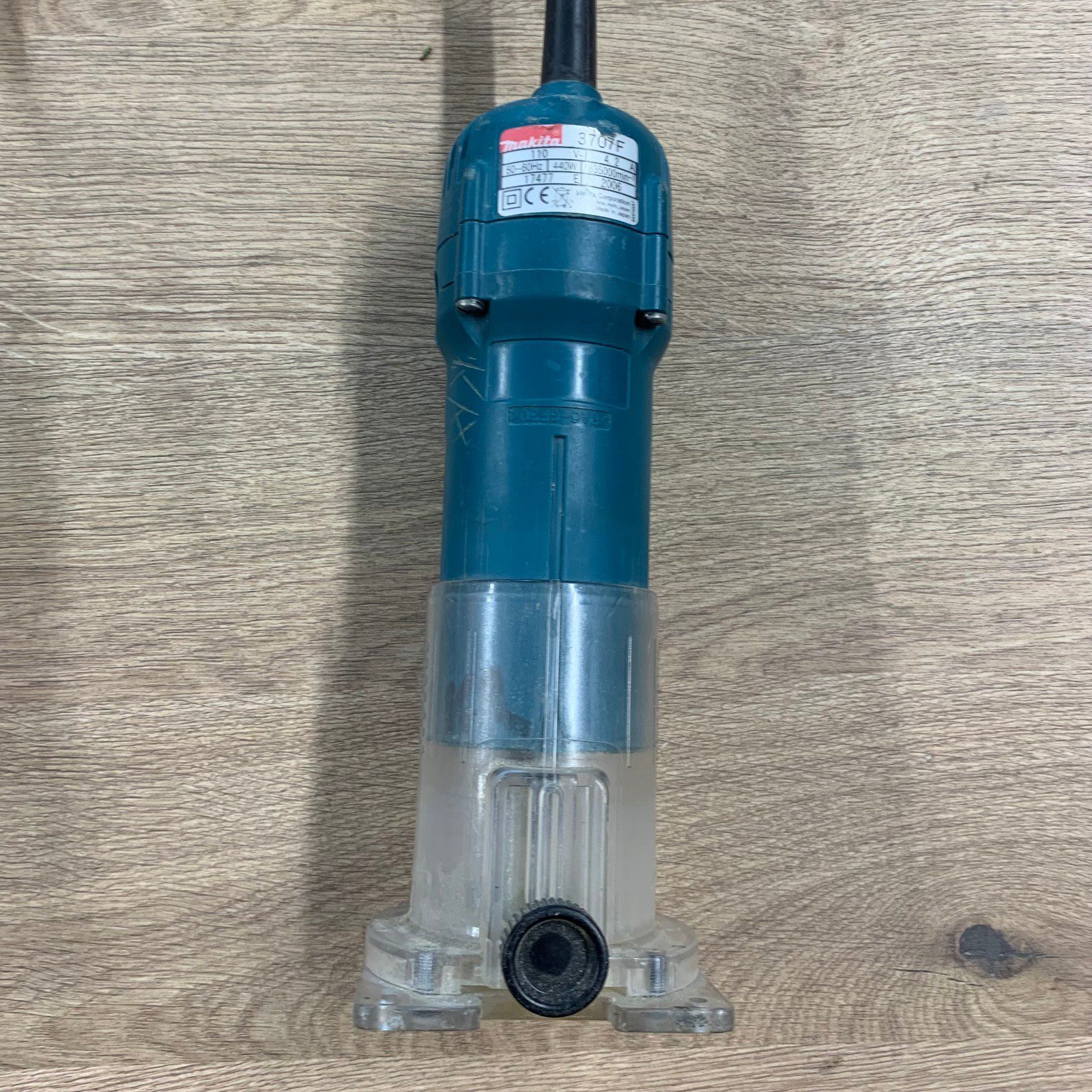 Makita 3707F 110V 440W Laminate Trimmer Router with Metal Case Accessories - Image 4