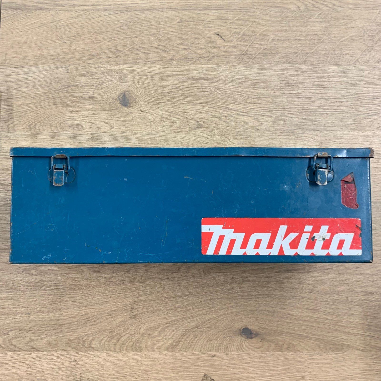Makita 3707F 110V 440W Laminate Trimmer Router with Metal Case Accessories - Image 6