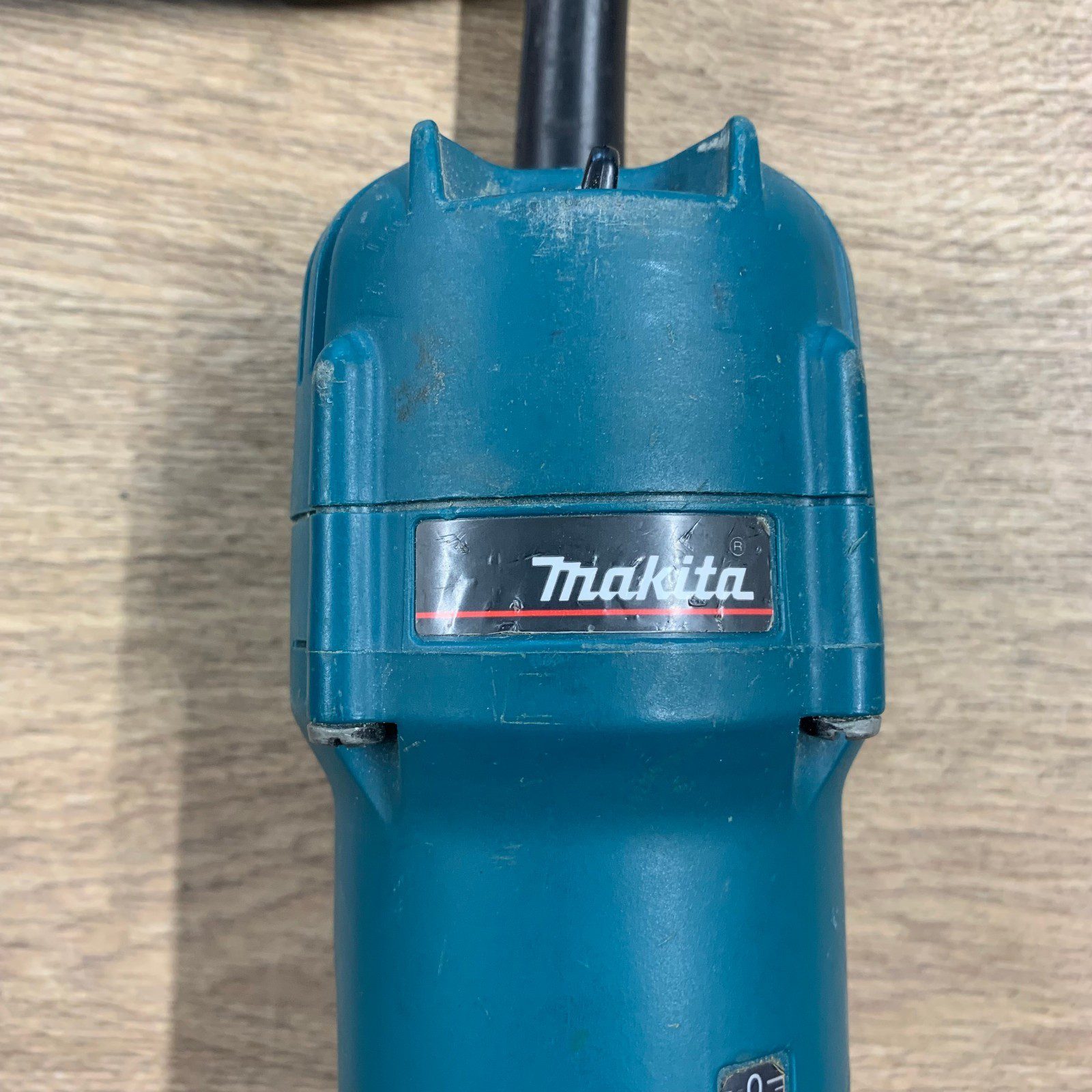 Makita 3707F 110V 440W Laminate Trimmer Router with Metal Case Accessories - Image 10