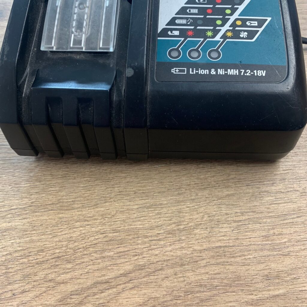 Makita DC18RC 7.2V-18V Li-ion Ni-MH Battery Charger Very Good Used