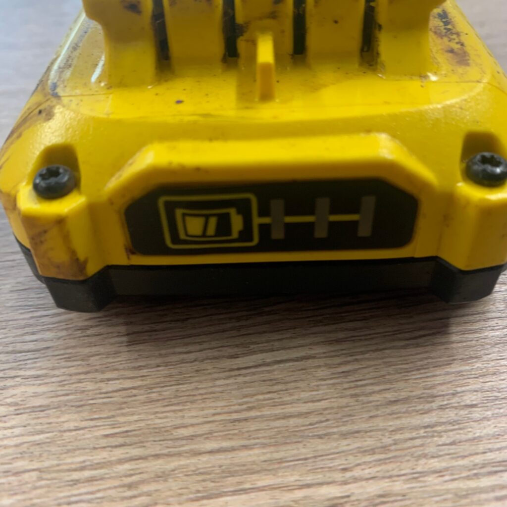 Stanley FatMax V20 18V 2.0Ah 36Wh Lithium Ion Battery SFMCB202 - Used