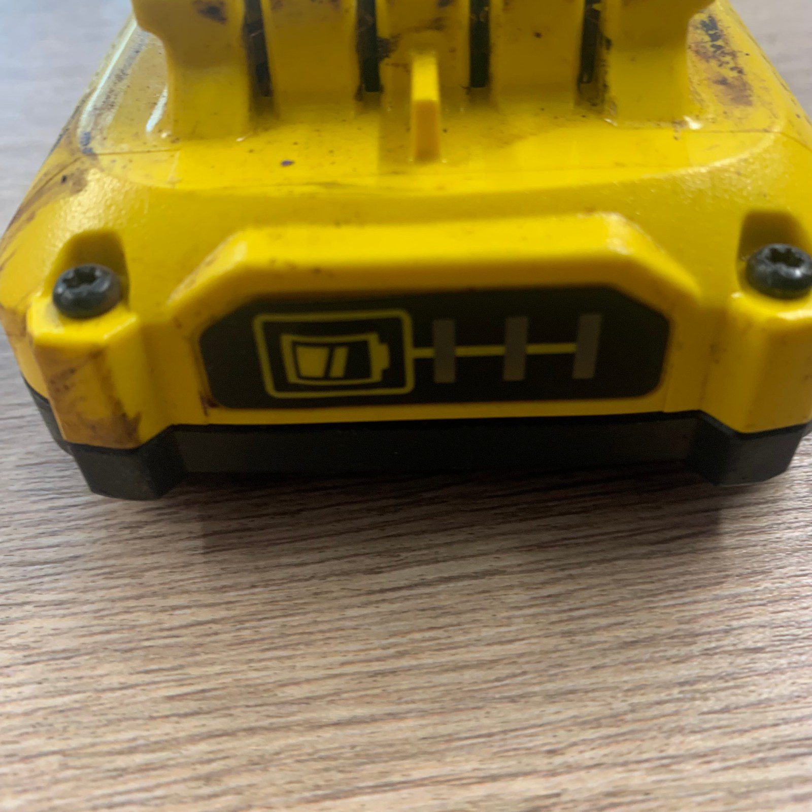 Stanley FatMax V20 18V 2.0Ah 36Wh Lithium Ion Battery SFMCB202 - Used - Image 3