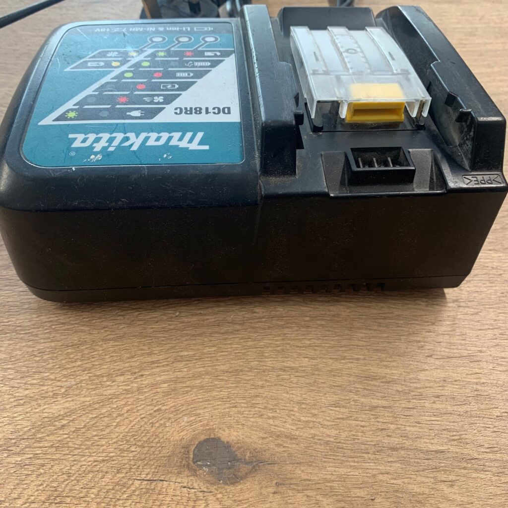 Makita DC18RC 7.2V-18V Li-ion Ni-MH Battery Charger Very Good Used