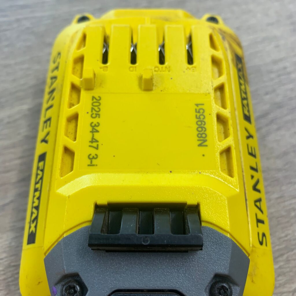 Stanley FatMax V20 18V 2.0Ah 36Wh Lithium Ion Battery SFMCB202 - Used