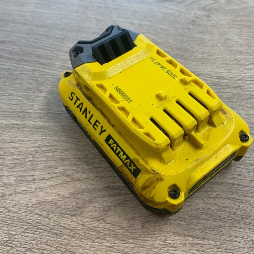 Stanley FatMax V20 18V 2.0Ah 36Wh Lithium Ion Battery SFMCB202 - Used