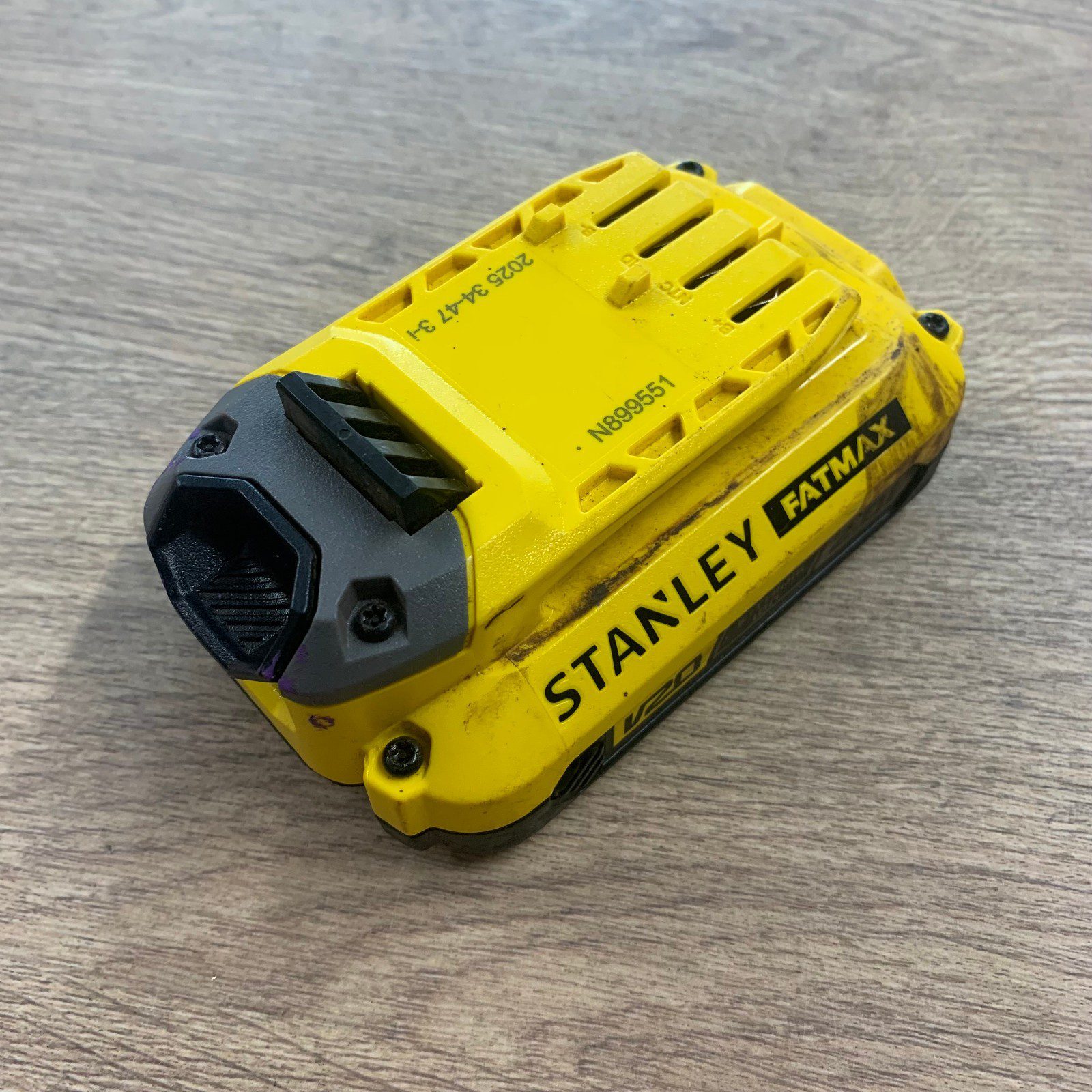 Stanley FatMax V20 18V 2.0Ah 36Wh Lithium Ion Battery SFMCB202 - Used - Image 13