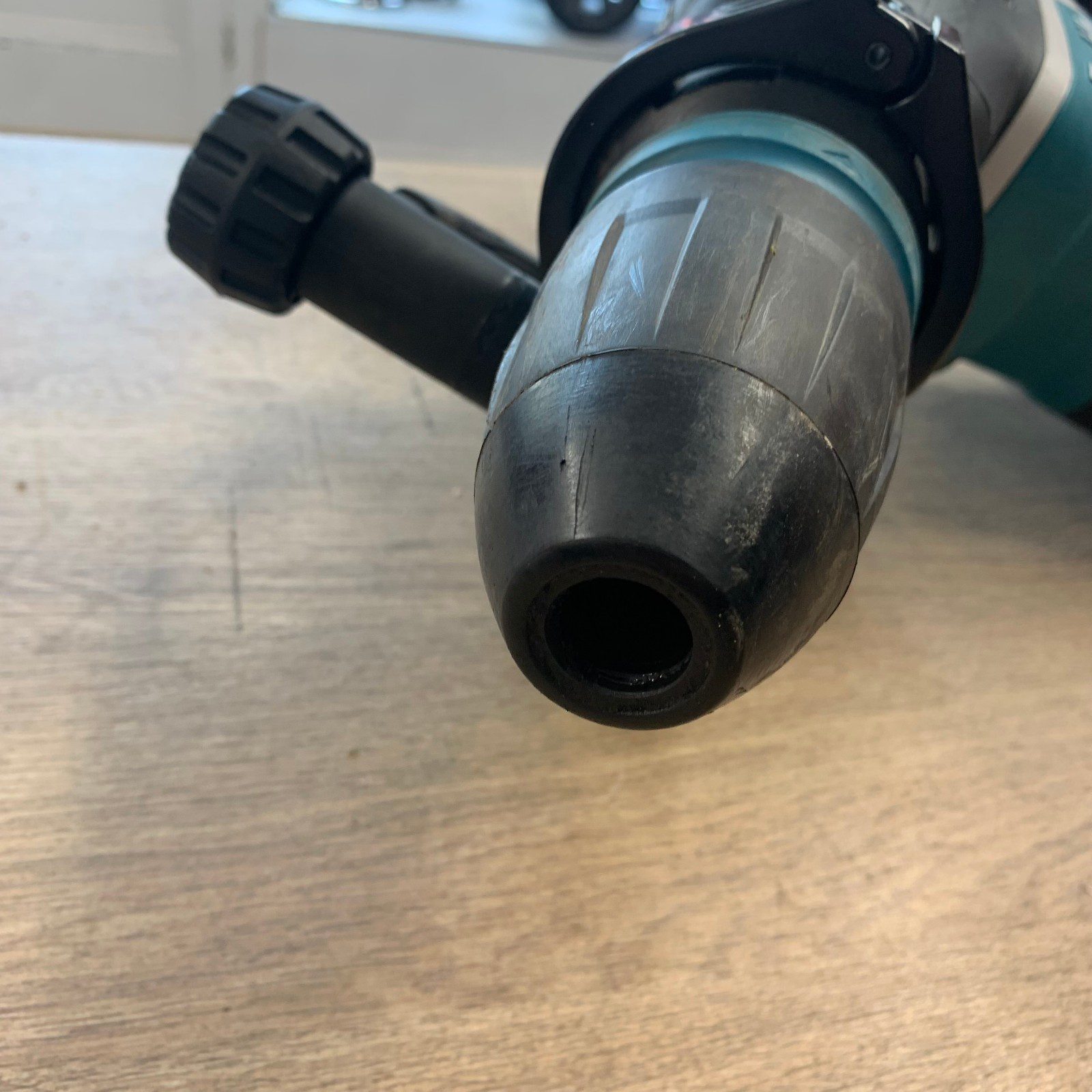 Makita DHR400 36V 40mm SDS Max Brushless Rotary Hammer Drill Body Only - Image 10