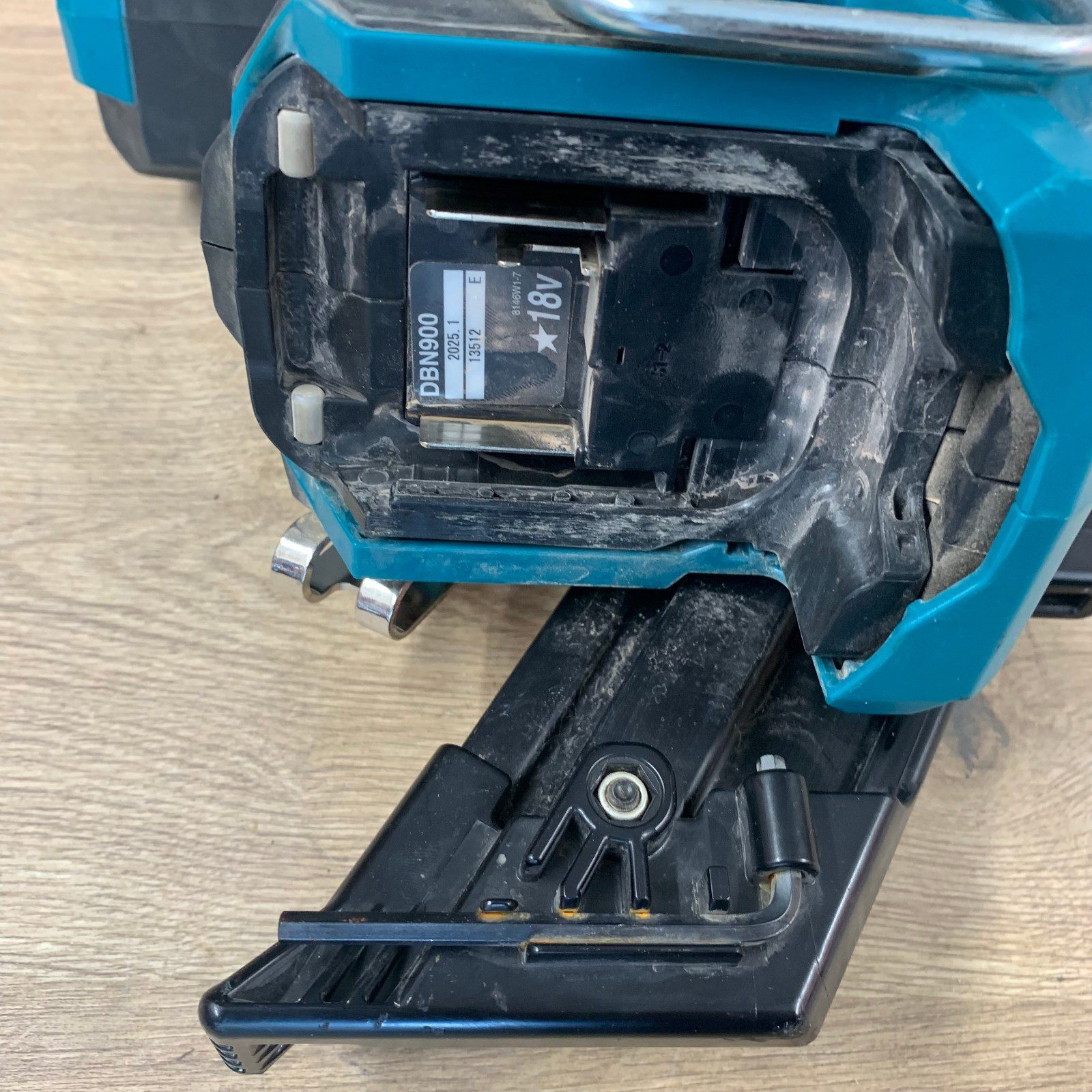 Makita DBN900 18V LXT 50-90mm Cordless Framing Nailer 30-34° with Case - Image 9