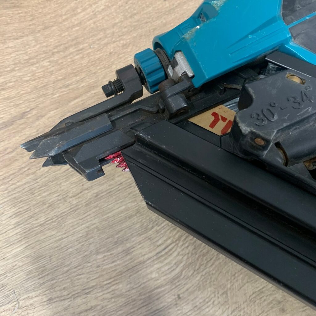 Makita DBN900 18V LXT 50-90mm Cordless Framing Nailer 30-34° with Case
