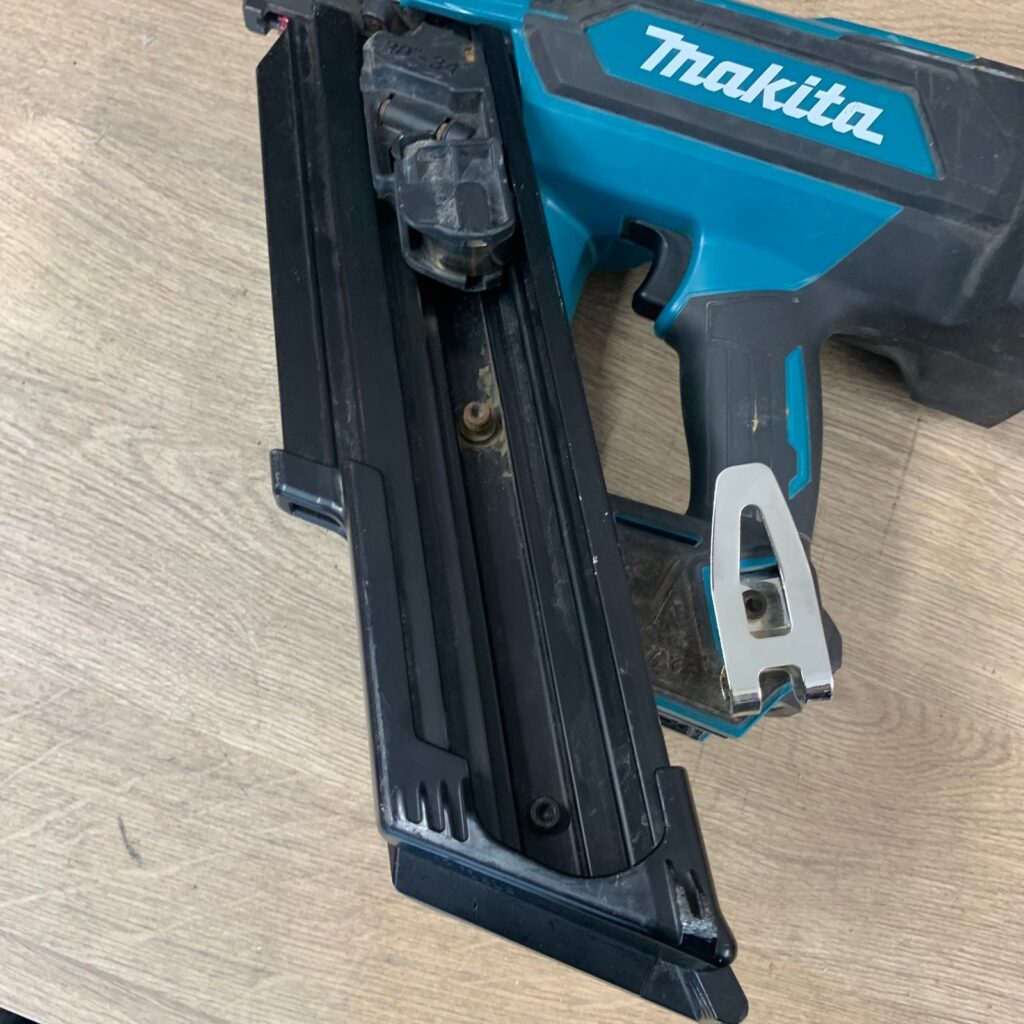 Makita DBN900 18V LXT 50-90mm Cordless Framing Nailer 30-34° with Case