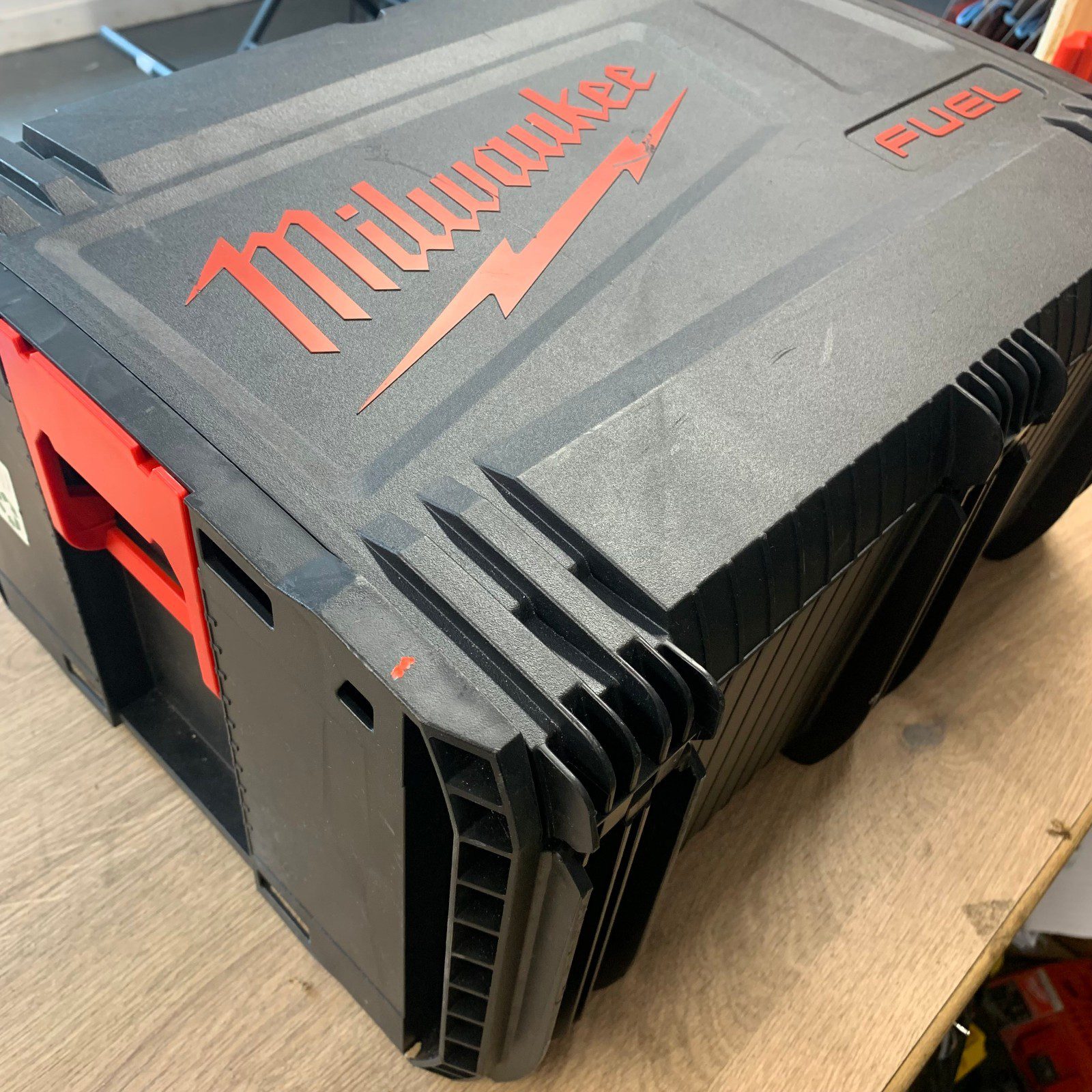 Milwaukee M18 ONEFHPX 18V FUEL 32mm SDS Plus Rotary Hammer Drill with Case - Image 3