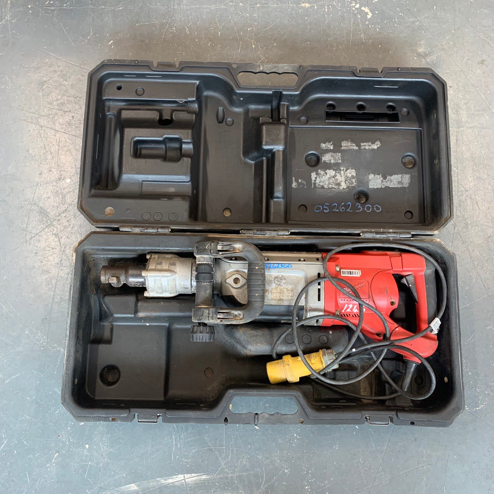 Milwaukee K 900 K 110V 1600W 21mm K-Hex Demolition Breaker Hammer + Case - Image 2