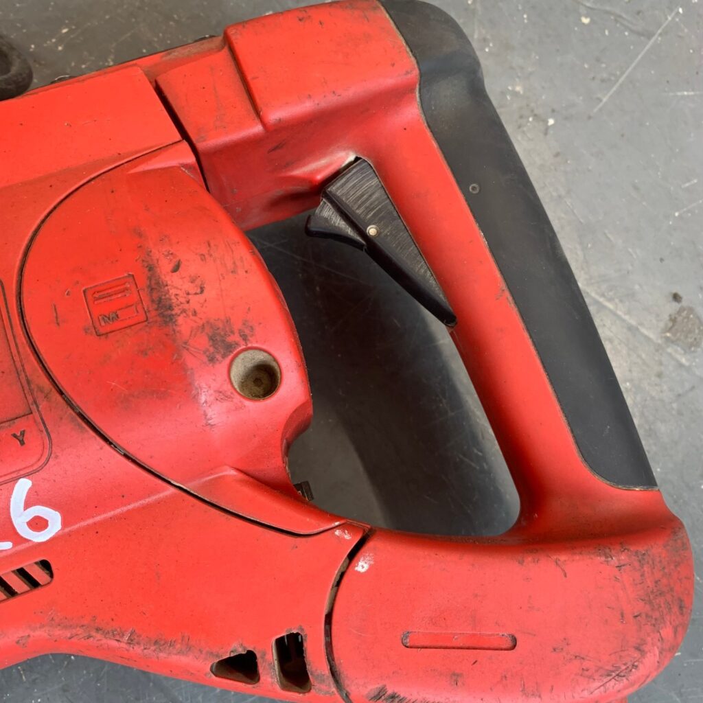 Milwaukee K 900 K 110V 1600W 21mm K-Hex Demolition Breaker Hammer + Case